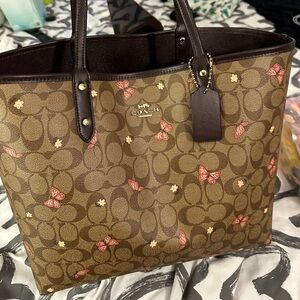 Reversible coach tote bag